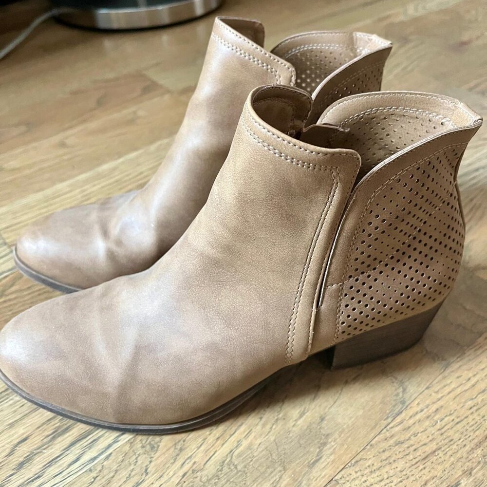 Madden Girl Light Brown Tan Mesh Booties Size 8